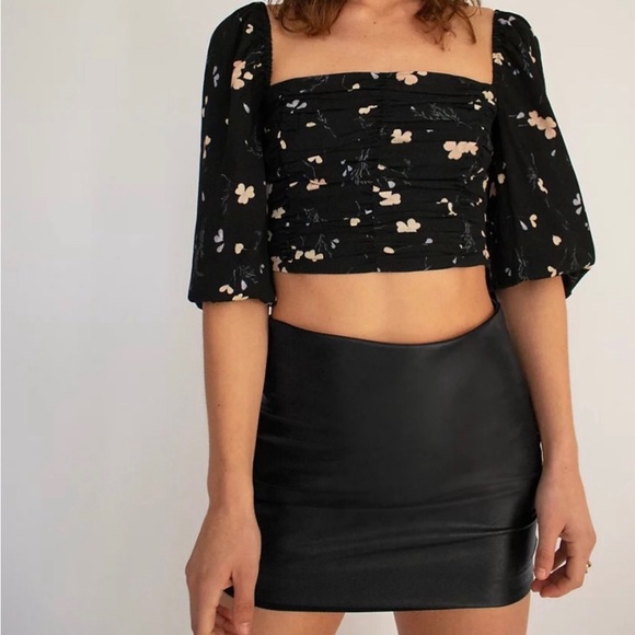 Wilfred fitted black faux leather mini skirt size 10 - Picture 4 of 8